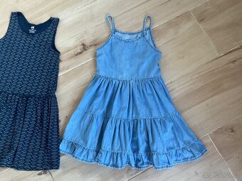 2x šatičky- HM, Kik- 110/116 - 4