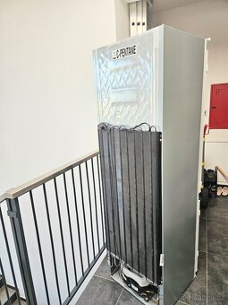 vestavěná kombinovaná lednice whirlpool CB304w - 4