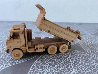 Nový dřevěný model Tatra 815 - 4