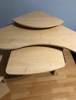 Rohovky stůl - 4