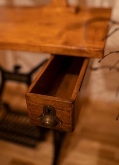 Toaletní stolek se zrcadlem - 4