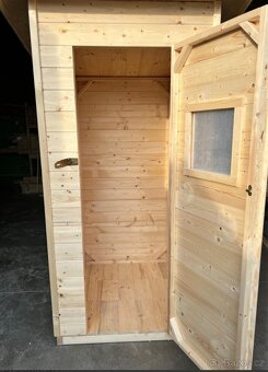 Kadibudka s pultovou střechou - 4