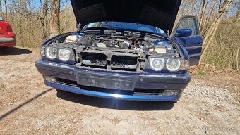 Angel eyes na BMW e38 - 4