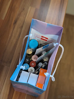 Dárková taška Sally Hansen s péčí o nehty - 4