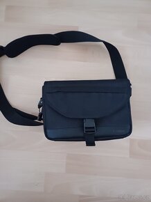 Canon EOS 4000D - 4