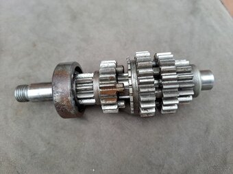 Jawa 90 převodovka - předlohová / vývodová hřídel - 4