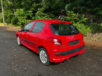 Peugeot 206+ 1,1i 44kW, r.v. 2009 - 4