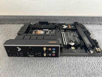 ASUS TUF GAMING B760-PLUS WIFI Socket intel 1700 - 4