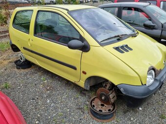 RENAULT TWINGO - 4