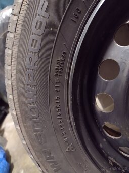 Prodám zimní pneumatiky 195/65 R15 s disky - 4