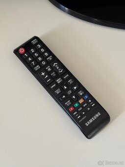 Televize 40" Samsung UE40EH5000W - 4