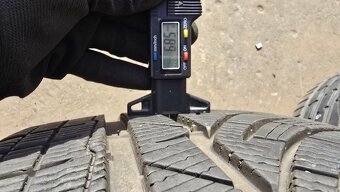 Zimní pneu 245/35/19 Michelin - 4