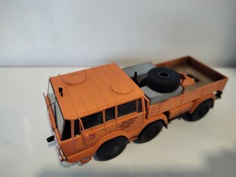 Tatra 813 včetně obtisků a laků 1:43 - 4