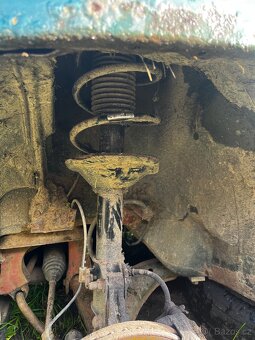 Přední tlumiče a pružiny subaru forester sf - 4