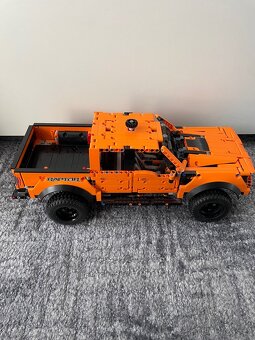 LEGO Ford F-150 Raptor 42126 - 4