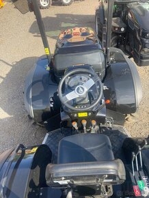 Malotraktor AGT 1060 - otočné pracoviště řidiče - 4
