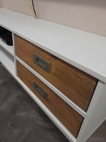 Stolek pod TV - 4