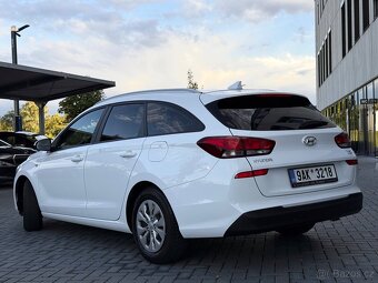 Hyundai i30 1.5 dpi 80 kw / 2022 / kombi - 4