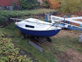 Prodám kajutovou plachetnici Balaton 18 - 4