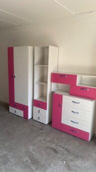 PRODÁM NÁBYTEK DO DĚCKEHO POKOJE- 4+1- - 4