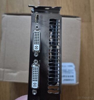 Gigabyte GeForce GTX 550 Ti OC 1GB - 4