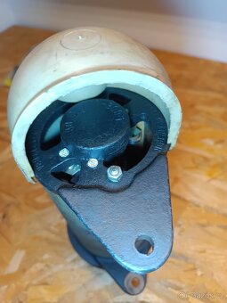 Dynamo na Trabant 601 6V - 4