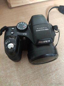 Fujifilm finepix S2000HD - 4