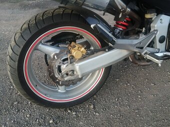 Honda hornet 900 - 4