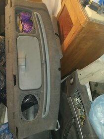 Zadní plato s kastlíkem a roletkou Peugeot 406 - 4