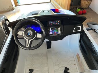 Dětské elektrické autíčko BMW - 4