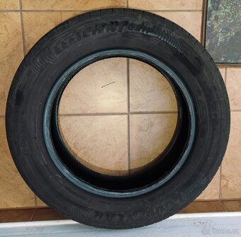 4 ks Goodyear EfficientGrip 205/60R16 LETNÍ PNEUMATIKY. Půvo - 4