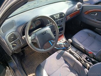 Volvo V40 combi 1.8i 90kW - 4