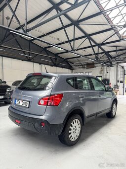 Nissan Qashqai 2.0i Automat - 4