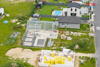 Prodej pozemku k bydlení, 808 m², Skalná, zahájená stavba - 4