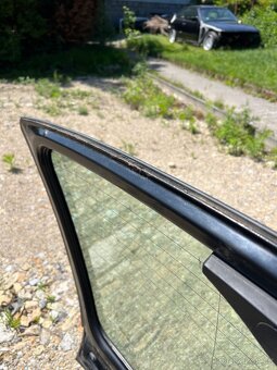 Zadní okno bmw e39 touring - 4