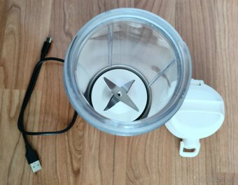 Stolní mixér nutribullet NBP 003 - 4