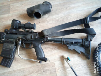 Paintball zbran s vybavením - 4