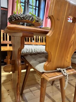 Selský jídelní set – masivní stůl, velká rohová lavice + 3 ž - 4