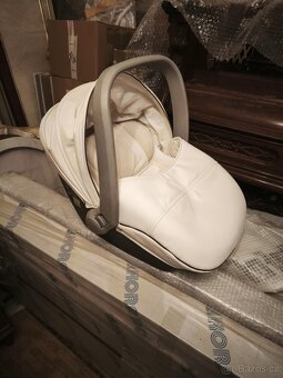 Kočárek Junama - 4