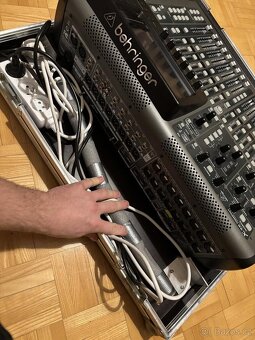 Behringer X32 Compact + case - 4