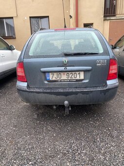 Škoda Octavia 1.6 tour - 4