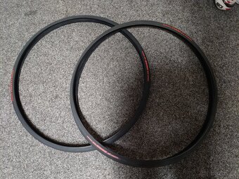 Pláště Pirelli - 4