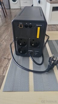 Záložní zdroj UPS - 4