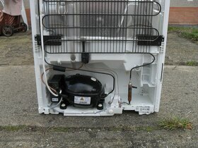 VESTAVNÁ KOMBINOVANÁ LEDNIČKA MIELE-283L,STÁŘÍ ROK,NOFROST - 4