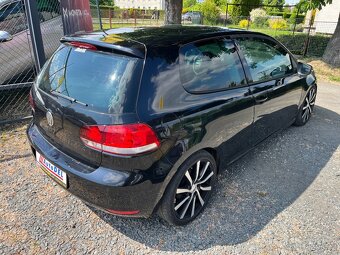 VW Golf 1.6 MPi Senzory, ALU, Výhřev Sedadel - 4