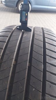Prodám 2 x letní pneu Bridgestone 245/40/19 - 4