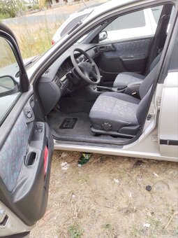 Toyota carina E 1.6 benzin - 4