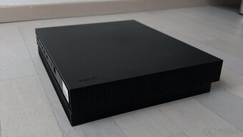 XBOX ONE X 1TB. - 4