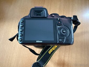 Nikon D3100 s objektivy - 4