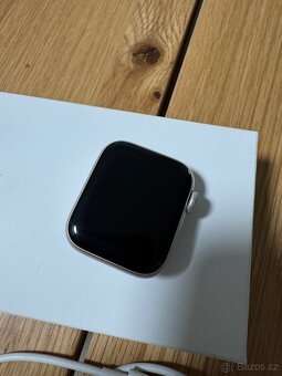 Apple Watch SE (2. generace) 40mm - 4